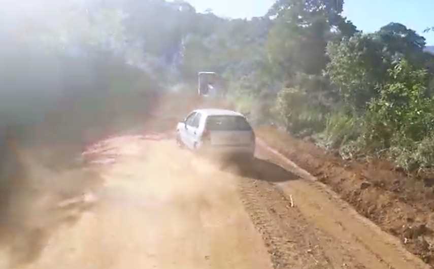 Camacã: Prefeitura inicia a recuperação da estrada de Jacareci